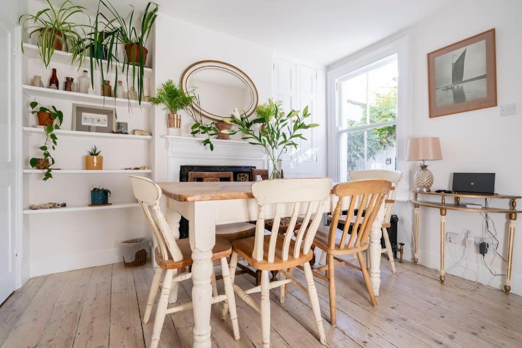 Boat House, Relax In A Whitstable Fisherman'S Cottage Exterior photo